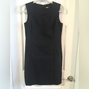 Banana Republic Woman’s Basic Little Black Dress size 4. NWOT